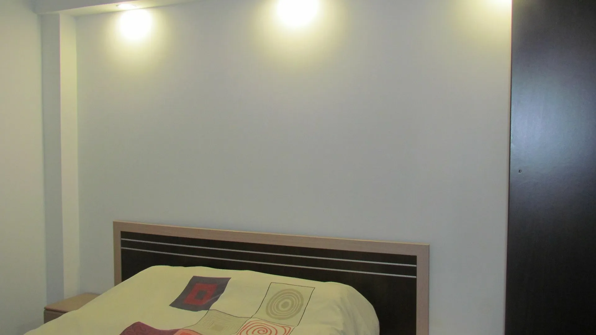 Coqueto Apartamento A 150 Metros De La Playa contacts